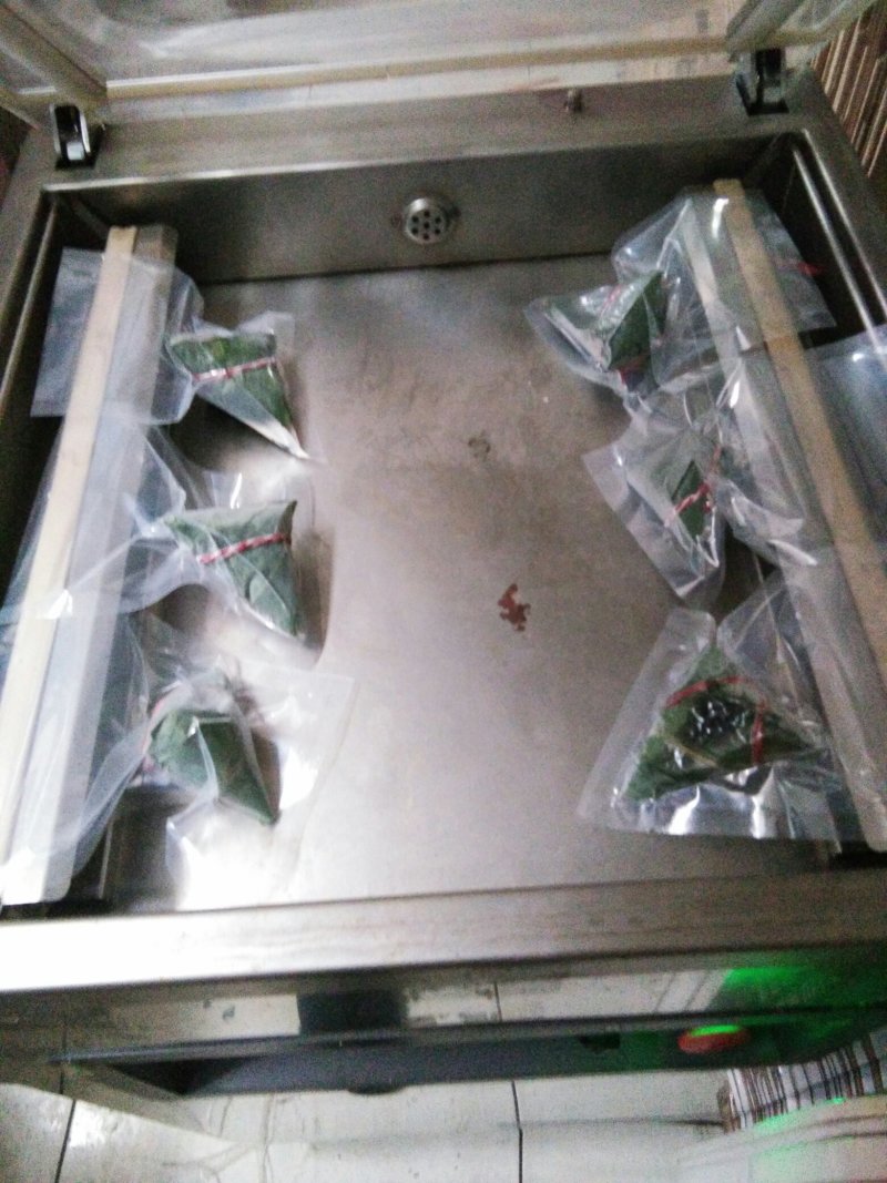糯米粽子，真空包装干净卫生，容易储存食用方便