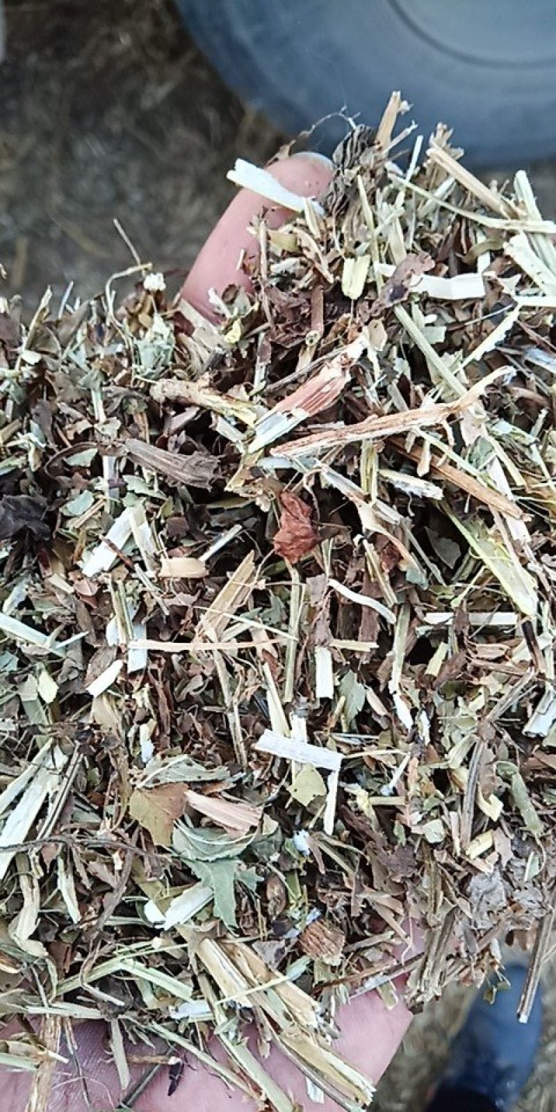 花生秧牛羊草料，1-3公分长。袋装，压块都有货