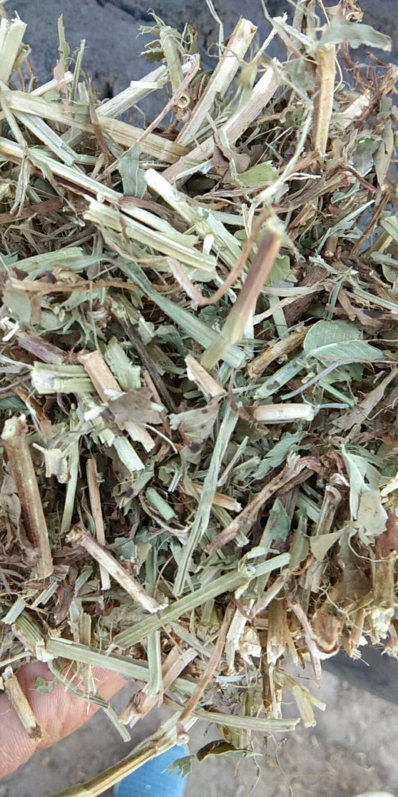 花生秧牛羊草料，1-3公分长。袋装，压块都有货