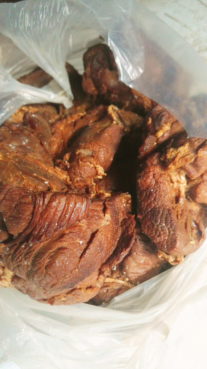 【熟牛肉】，。牛肉口感纯正货源充足常年供应欢迎选购