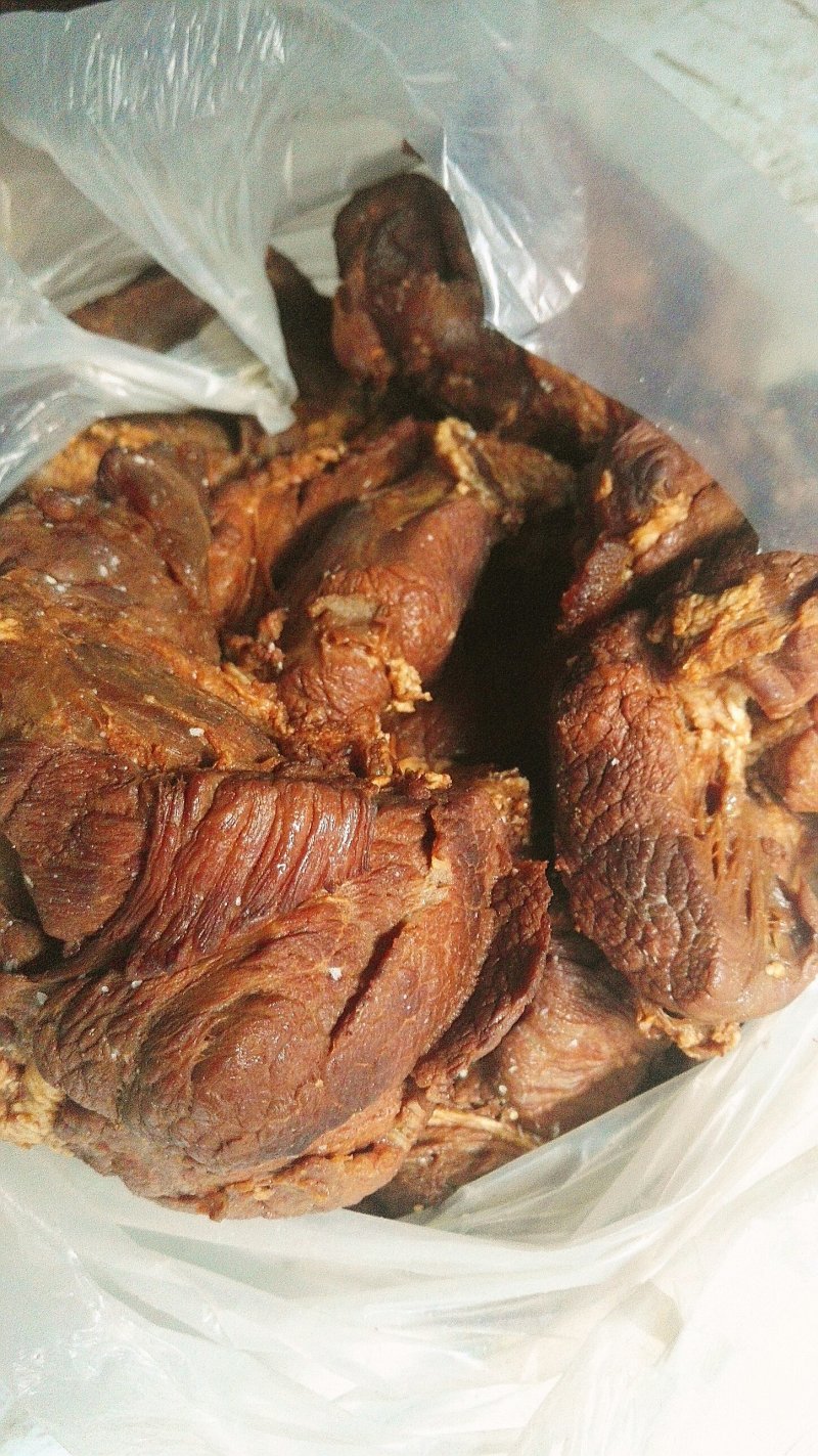 【熟牛肉】，。牛肉口感纯正货源充足常年供应欢迎选购