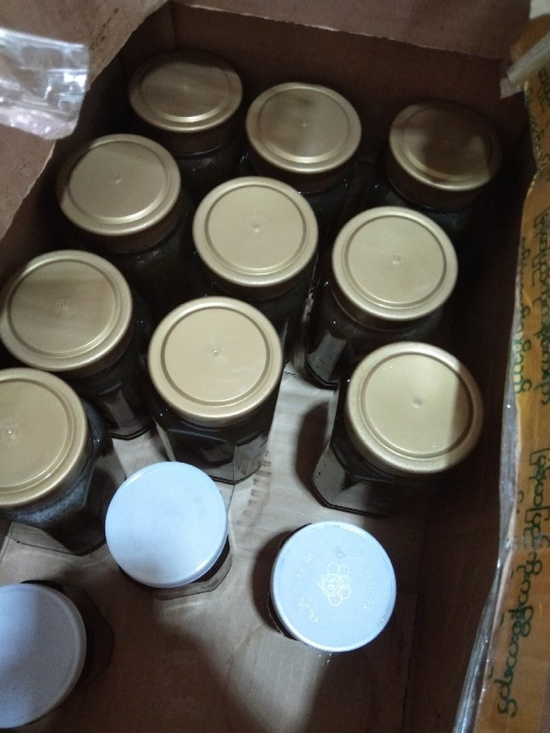 采自缅甸大山深处，大挂蜜，蜜蜂蜜，假一赔十！