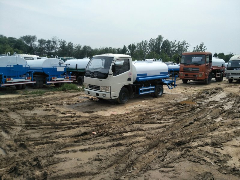 洒水车