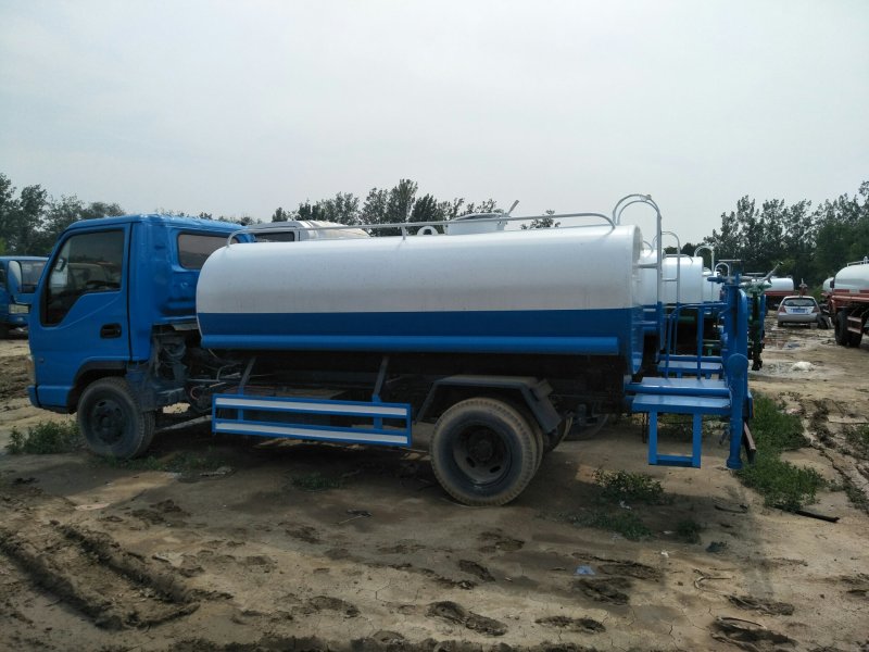 洒水车