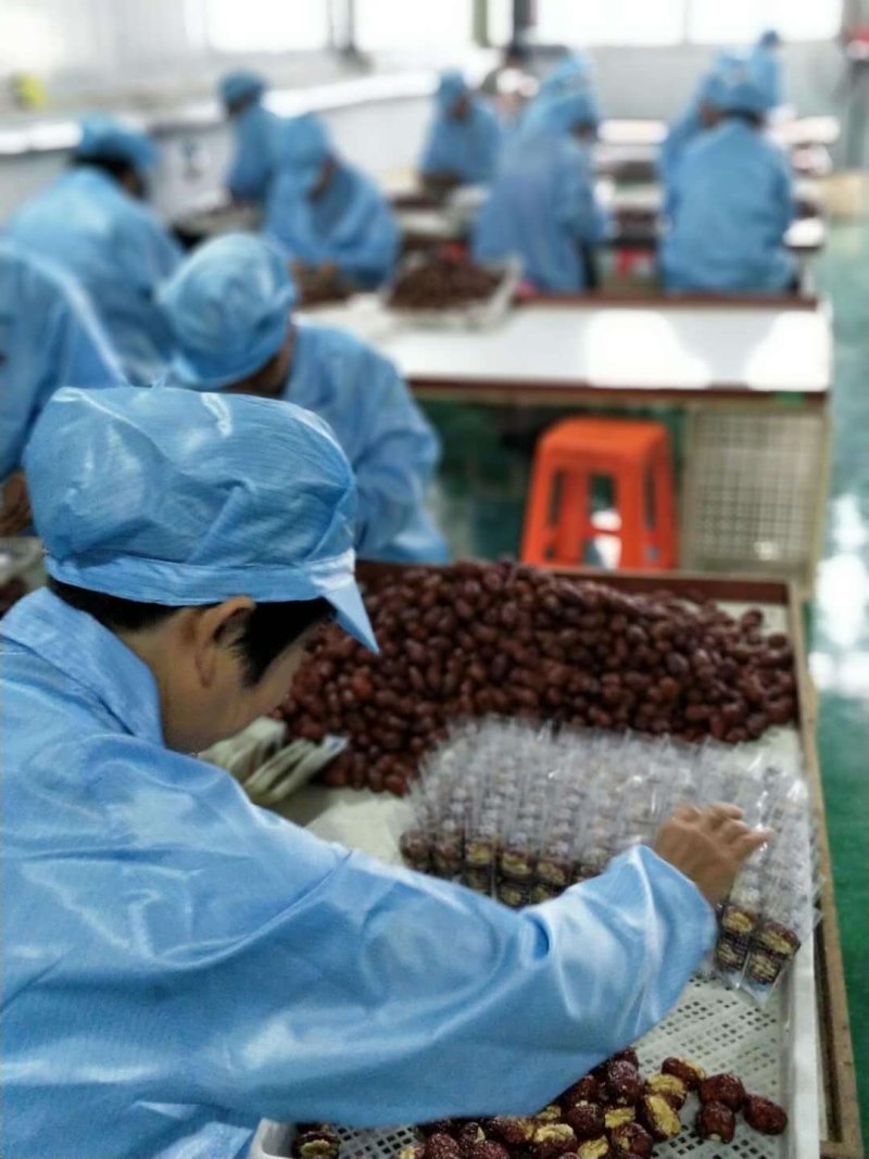 厂家批发枣夹核桃栆仁派真空包装办公休闲小零食