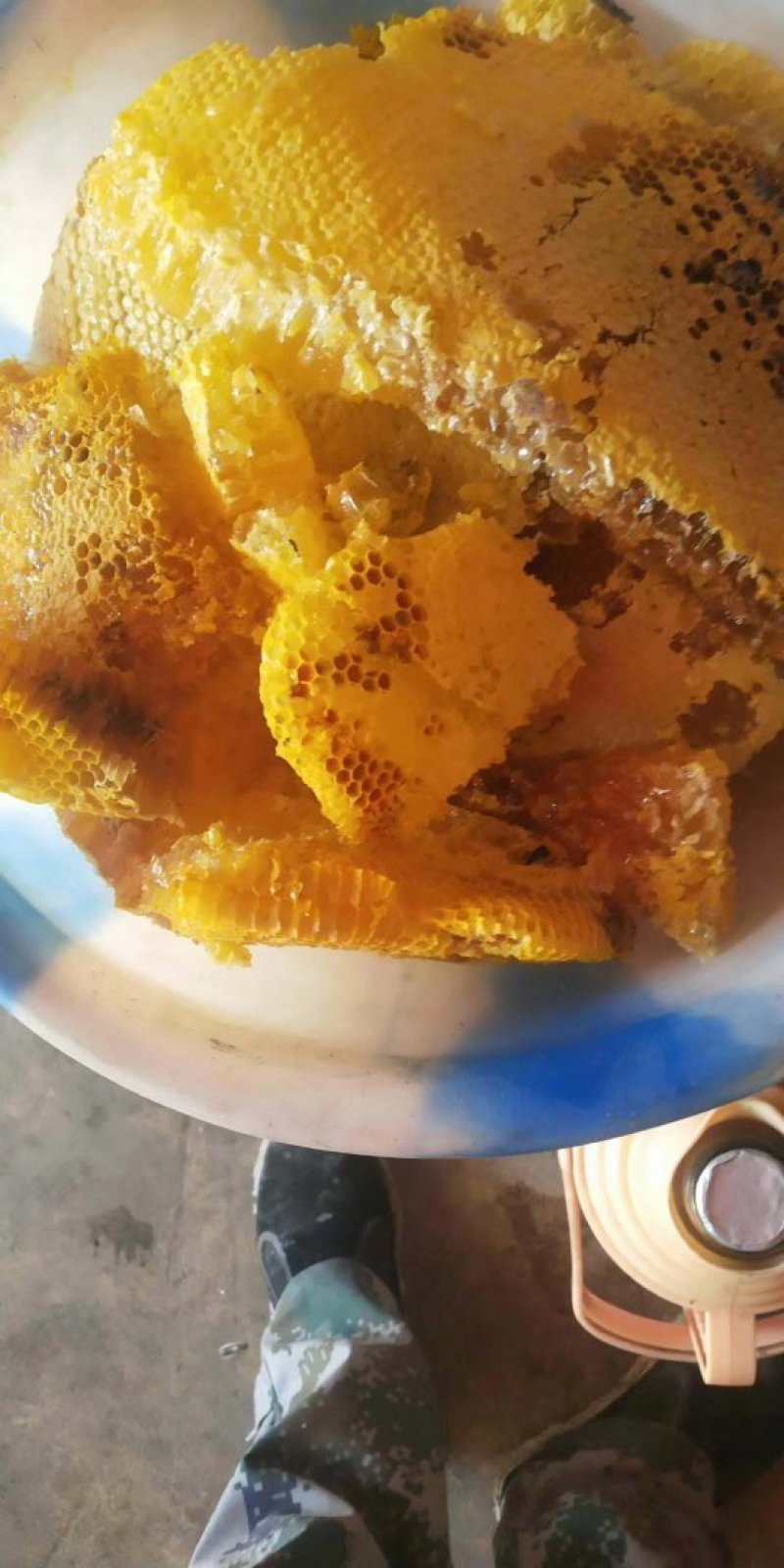 云南龙陵野生蜂蜜