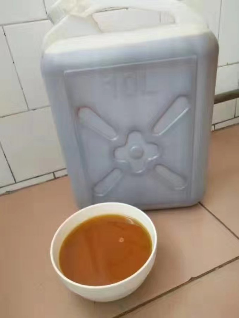 自家榨的胡麻油出售，油渣出售