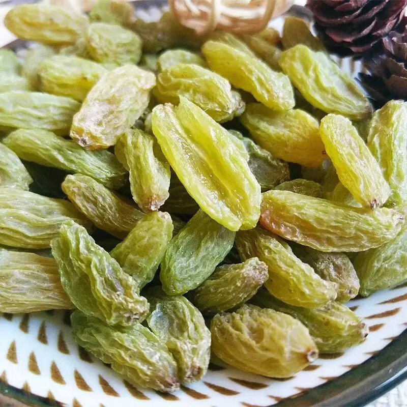 新疆吐鲁番绿无核一级绿宝石无核葡萄干