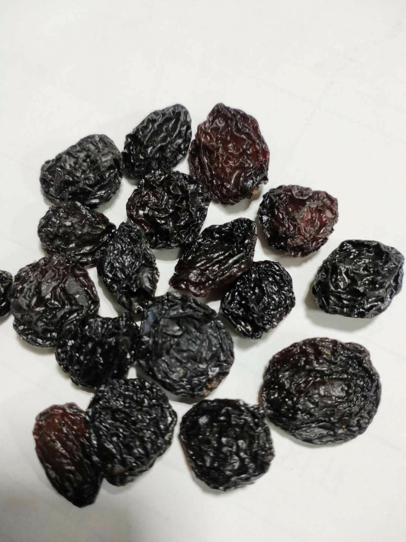 新疆干果夏黑葡萄干超大颗黑加仑葡萄干