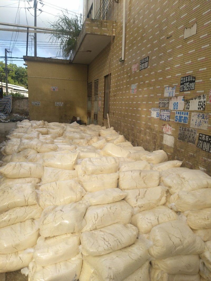 绝对新鲜的脱水腐竹豆渣，本人工厂出品，货源稳定长期供应。