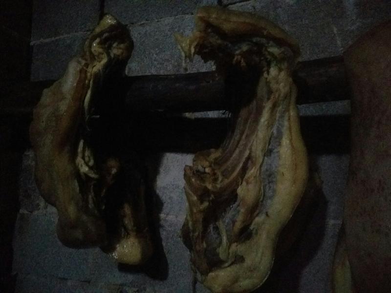 贵州老腊肉，自家散养猪，五谷杂粮猪，一年以上的老火腿