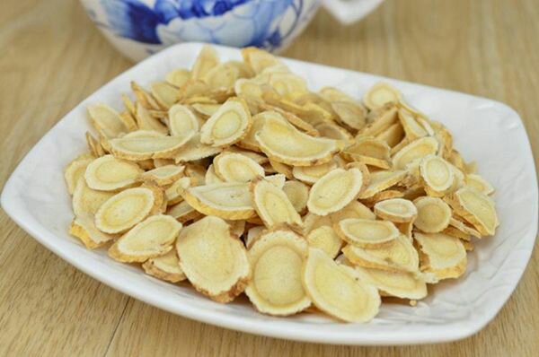 黄芪与菊花干品对比图