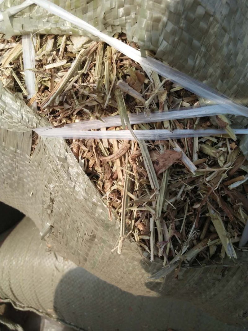 花生秧牛羊草，1-3公分袋装，压块。质量保证