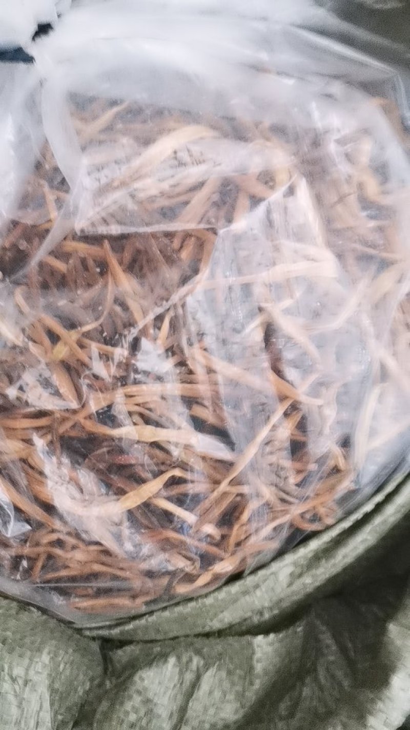 优质无硫，纯手工大锅蒸制，颜色带黑色，但清香味浓。