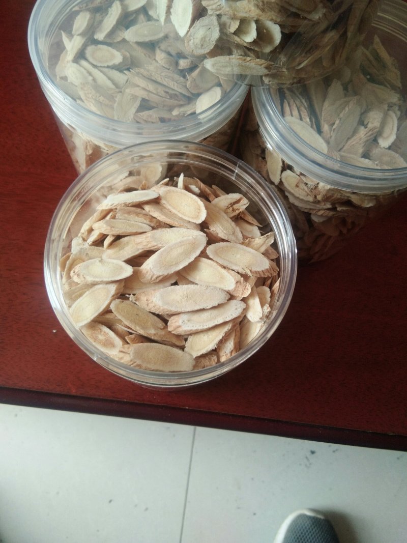 精品黄芪片人工自己种植自产自销无任何添加剂