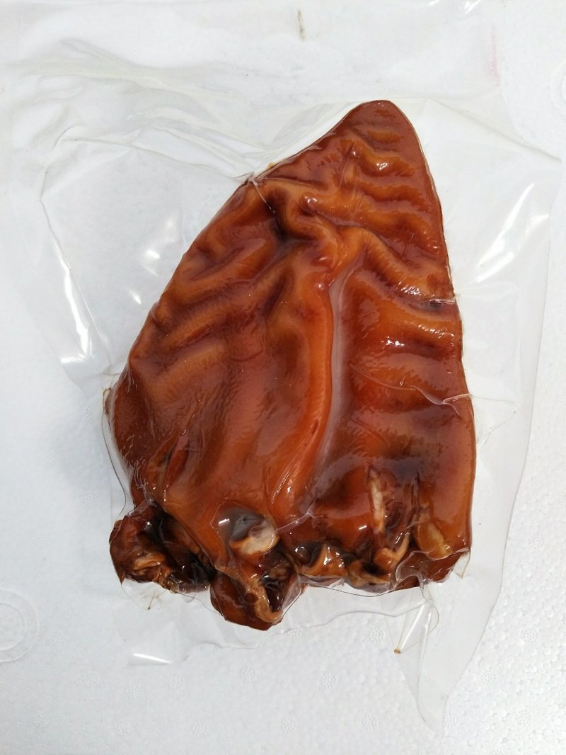卤香猪耳朵，纯干无汤，开袋即食，品质好可定做，味道鲜香脆