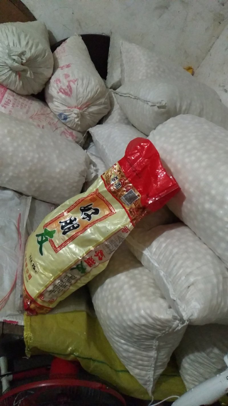 纯手工制作的酒曲子，可以用来做甜酒，酿黄酒