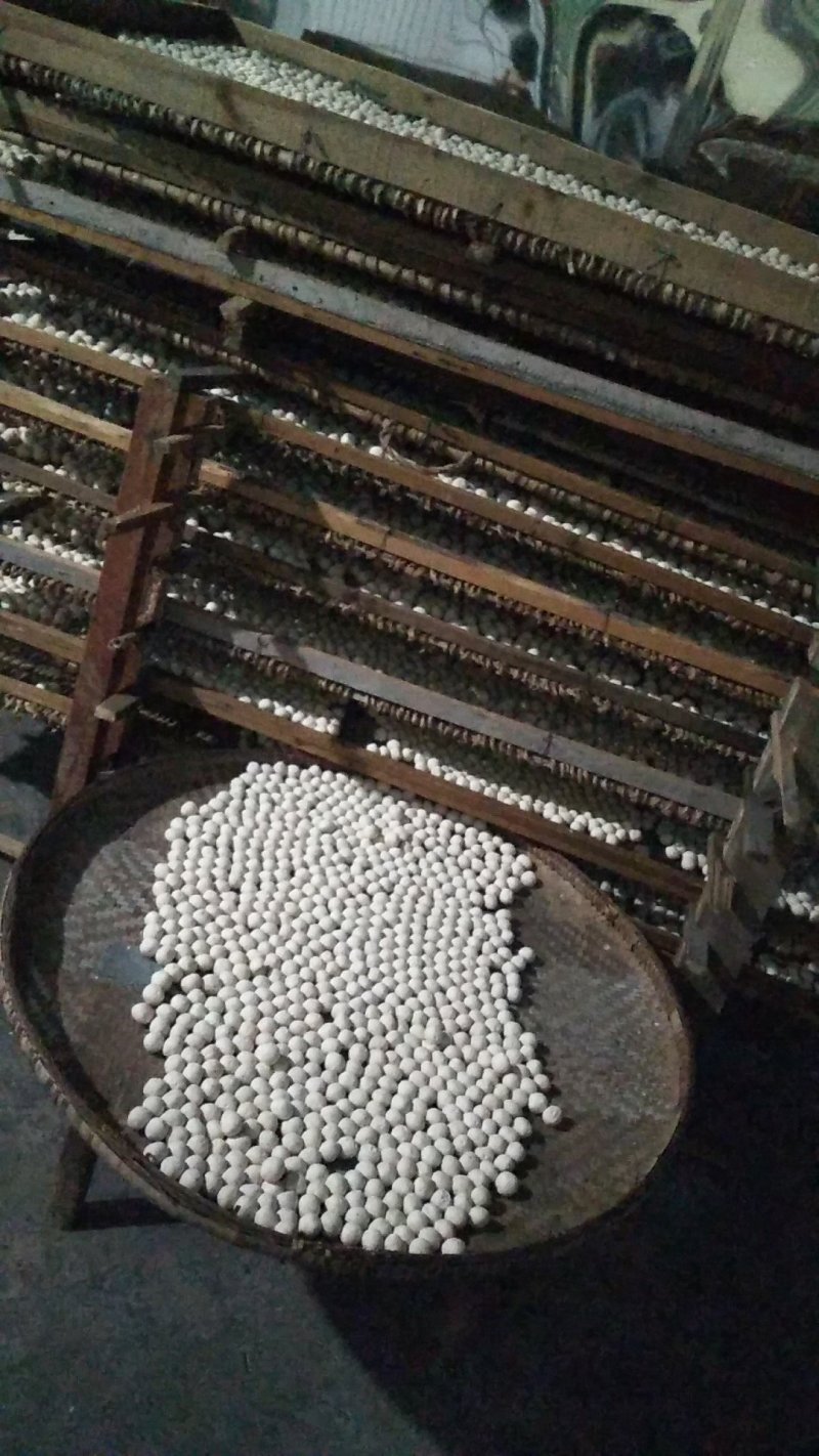 纯手工制作的酒曲子，可以用来做甜酒，酿黄酒