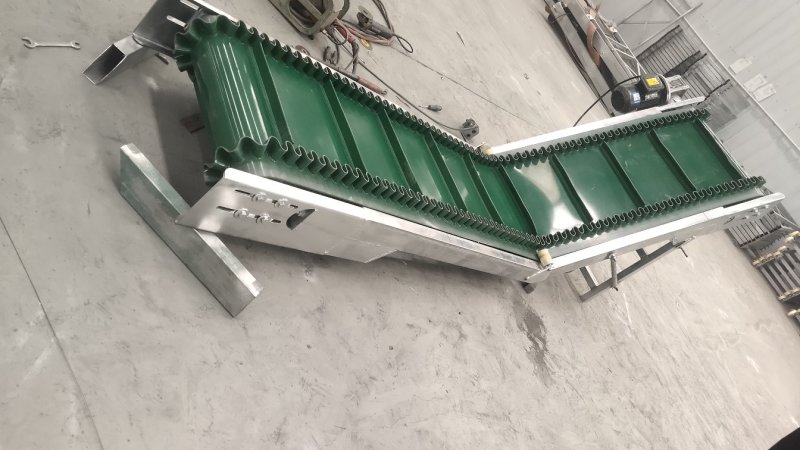 小型输送带传送机装卸货围挡爬坡升降折叠移动