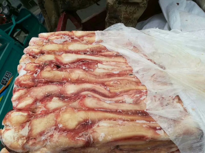 驴肉请选购优质驴肉，马肉，板肠，驴下水
