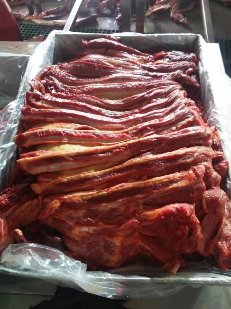 外蒙马肉，活马吊宰，自有加工厂。