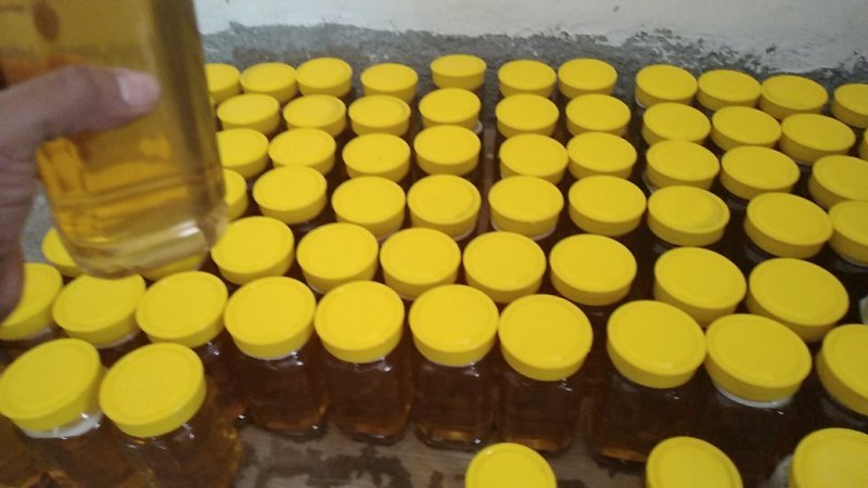 土蜂土养蜂蜜，本地叫冬蜜糖