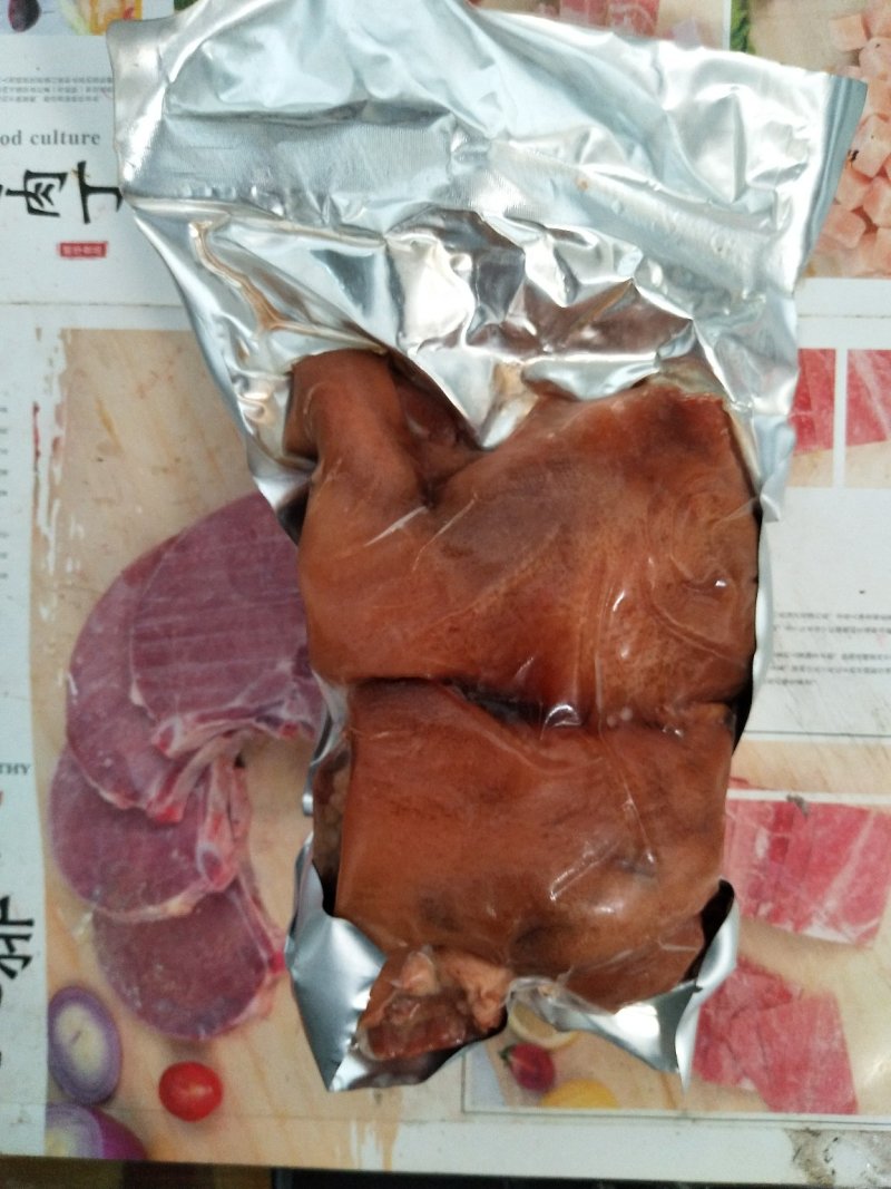 卤味猪香嘴，多包装，真空开袋即食，麻辣口味，肥而不腻。