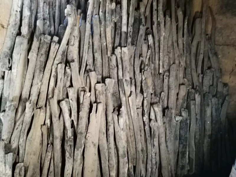钢炭，杠炭，白炭，长炭，栎木白炭，烧烤炭箱炭