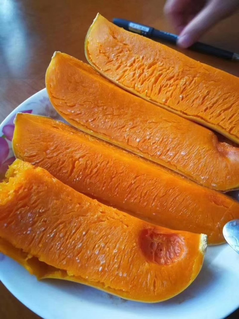 奶油南瓜，一手货源，口感，干，面，甜，个头1至三斤，