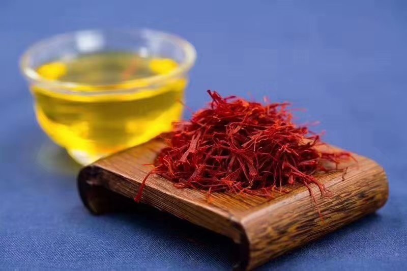正宗伊朗藏红花，特级长丝一瓶净重5克。新疆发货，量多优惠