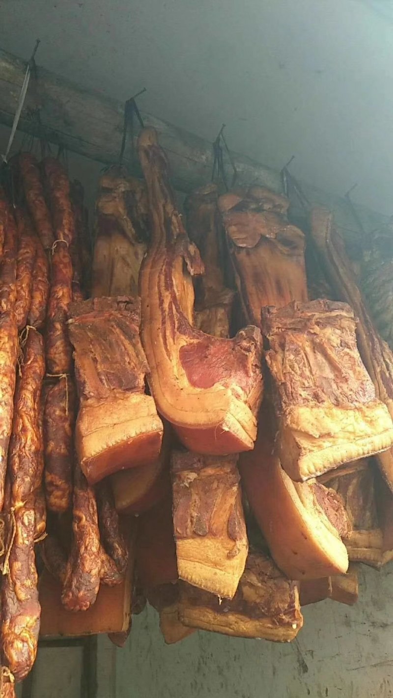 正宗农家土猪土家腊肉，腊香满口，熏香扑鼻，腊味醇厚