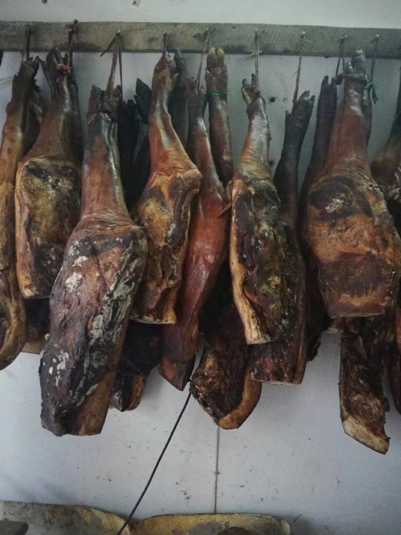 正宗农家土猪土家腊肉，腊香满口，熏香扑鼻，腊味醇厚