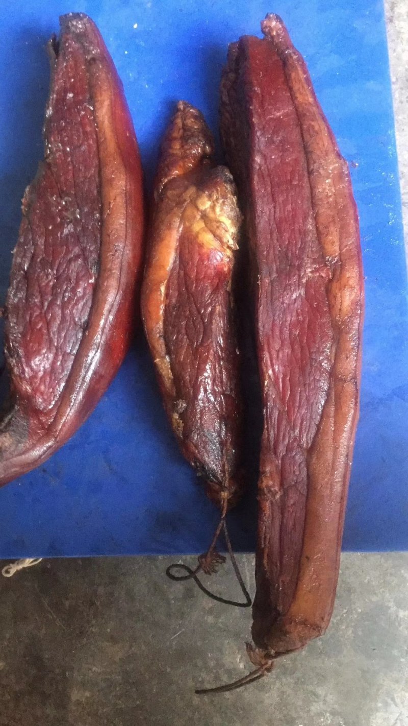正宗农家土猪土家腊肉，腊香满口，熏香扑鼻，腊味醇厚