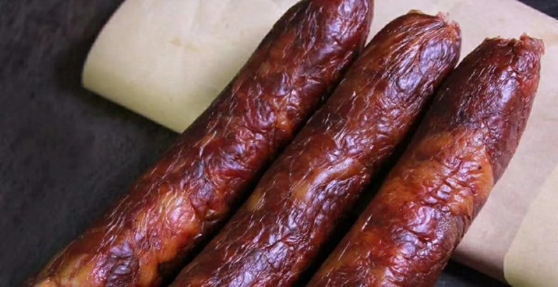 腊香肠土家腊肠，精选好肉制作，麻辣口味，舌尖上的味精