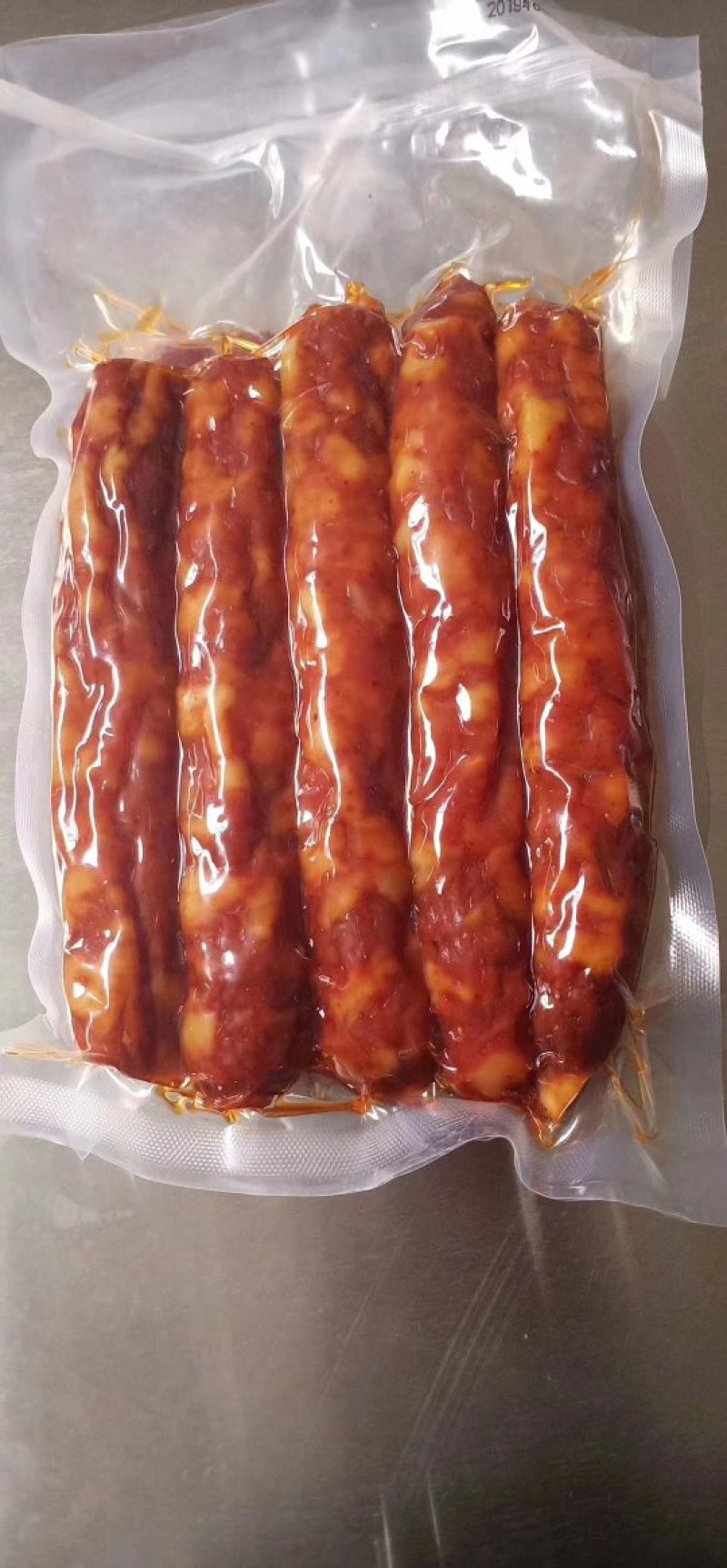 腊香肠土家腊肠，精选好肉制作，麻辣口味，舌尖上的味精