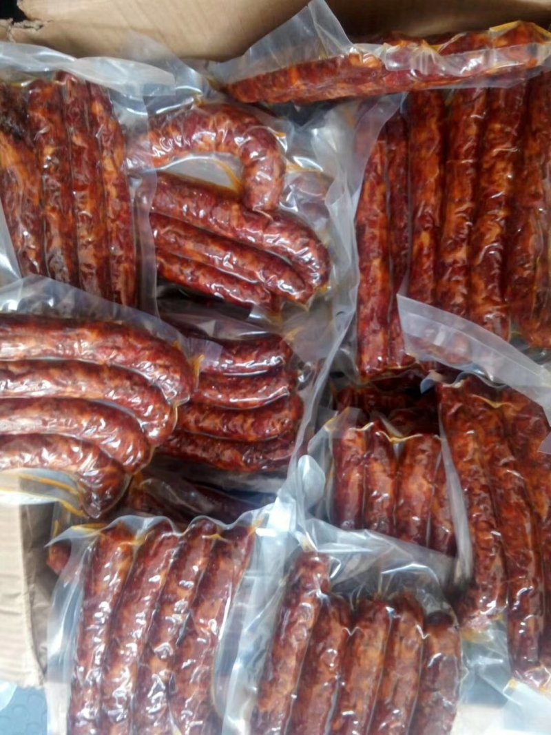 腊香肠土家腊肠，精选好肉制作，麻辣口味，舌尖上的味精