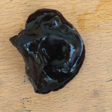 大棚秋木耳12的泡发率，色黑肉厚，通货0.7一1.2