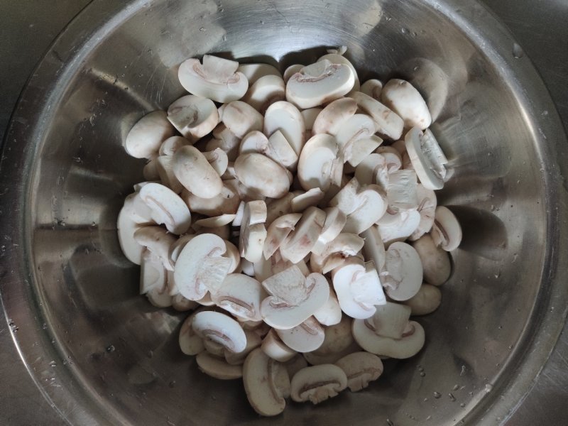 双孢菇草菇鲜品盐水大量有货