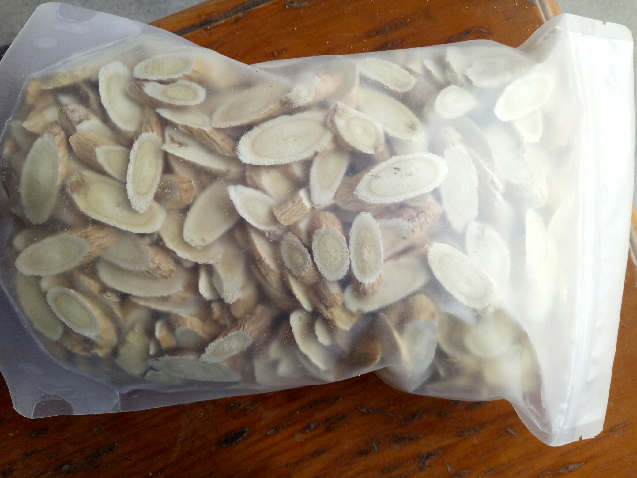 熟黄芪产品展示,包含小包装饮片、茶包、礼盒装等多种形式 熟黄芪产品包装展示
