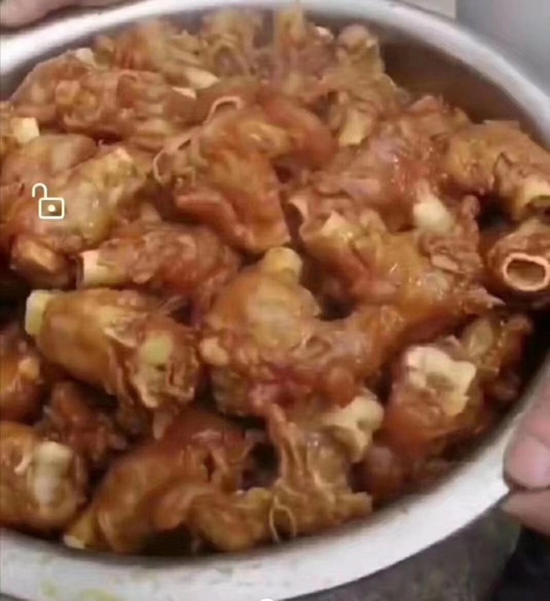 羔羊拐筋，胶原蛋白丰富，筋肉慢慢