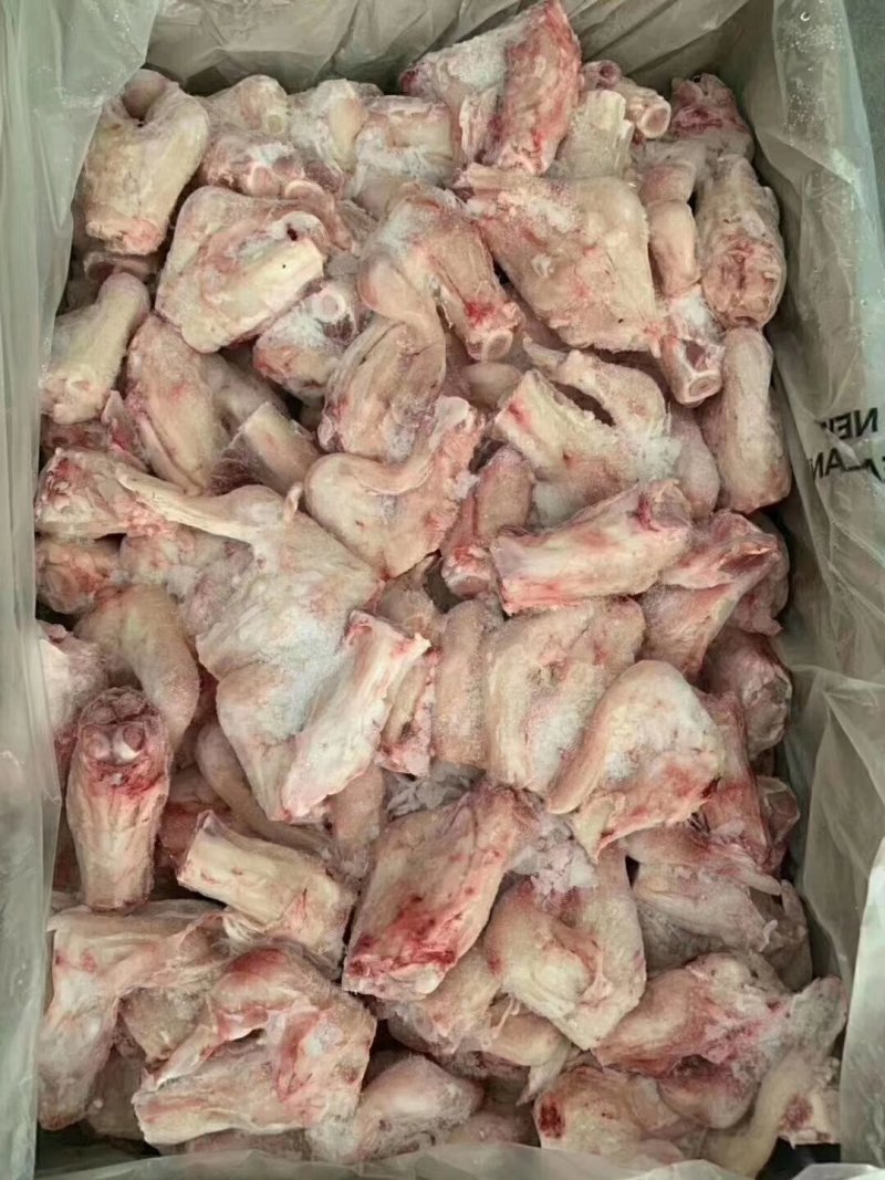 羔羊拐筋，胶原蛋白丰富，筋肉慢慢