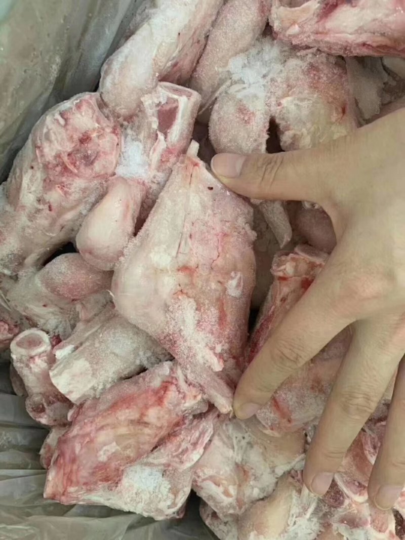 羔羊拐筋，胶原蛋白丰富，筋肉慢慢
