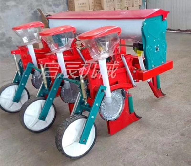 四轮拖拉机带玉米播种机高粱谷子播种机大豆精播机种植机