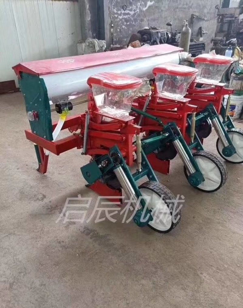 四轮拖拉机带玉米播种机高粱谷子播种机大豆精播机种植机