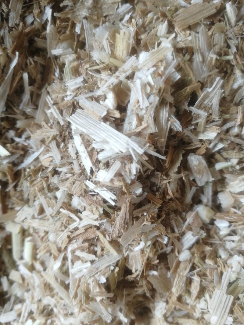 厂家直销精品大蒜小皮，蒜皮颗豆秸粒饲料。