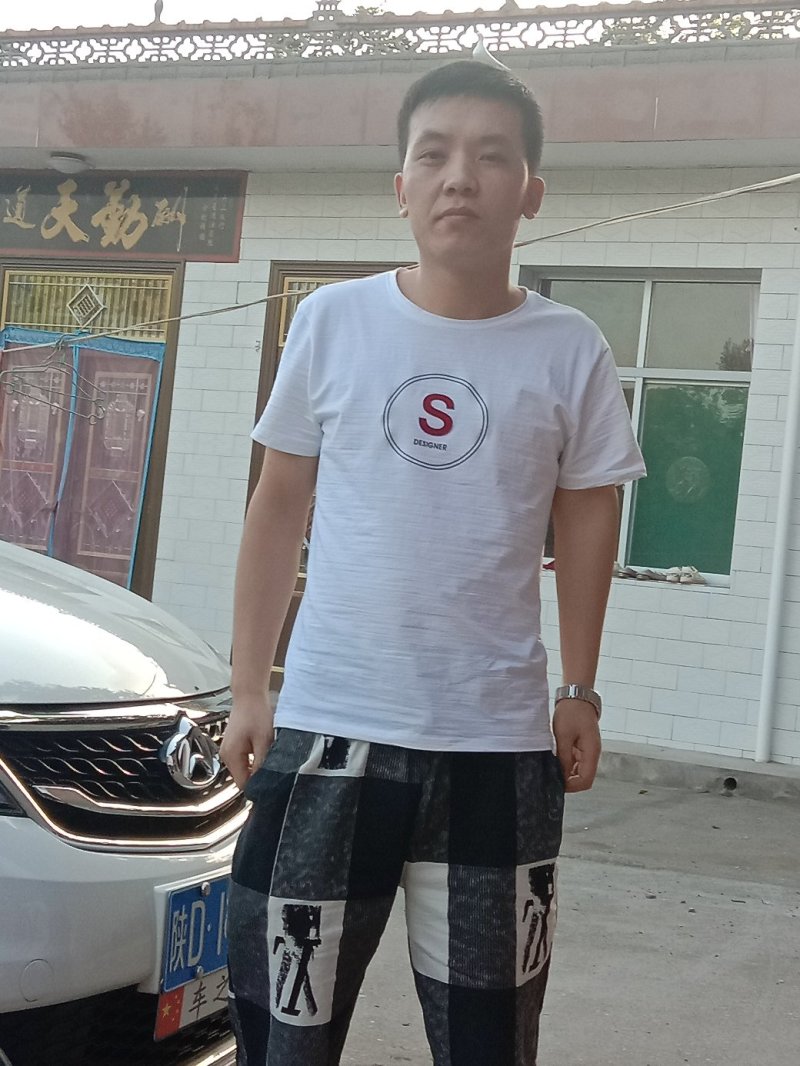 白菜上市中，欢迎新老客户选购，图片仅供参考，以实物为准
