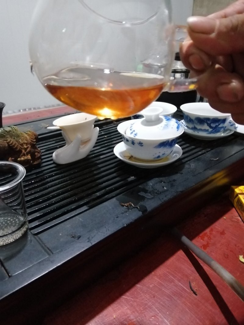 茶叶，大量批发红茶，绿茶。高中低档，自产自销，价格美丽。