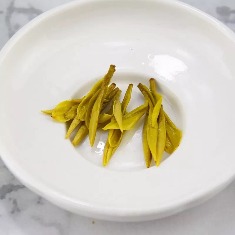 2020年新茶黄金芽黄金叶黄茶安吉白茶