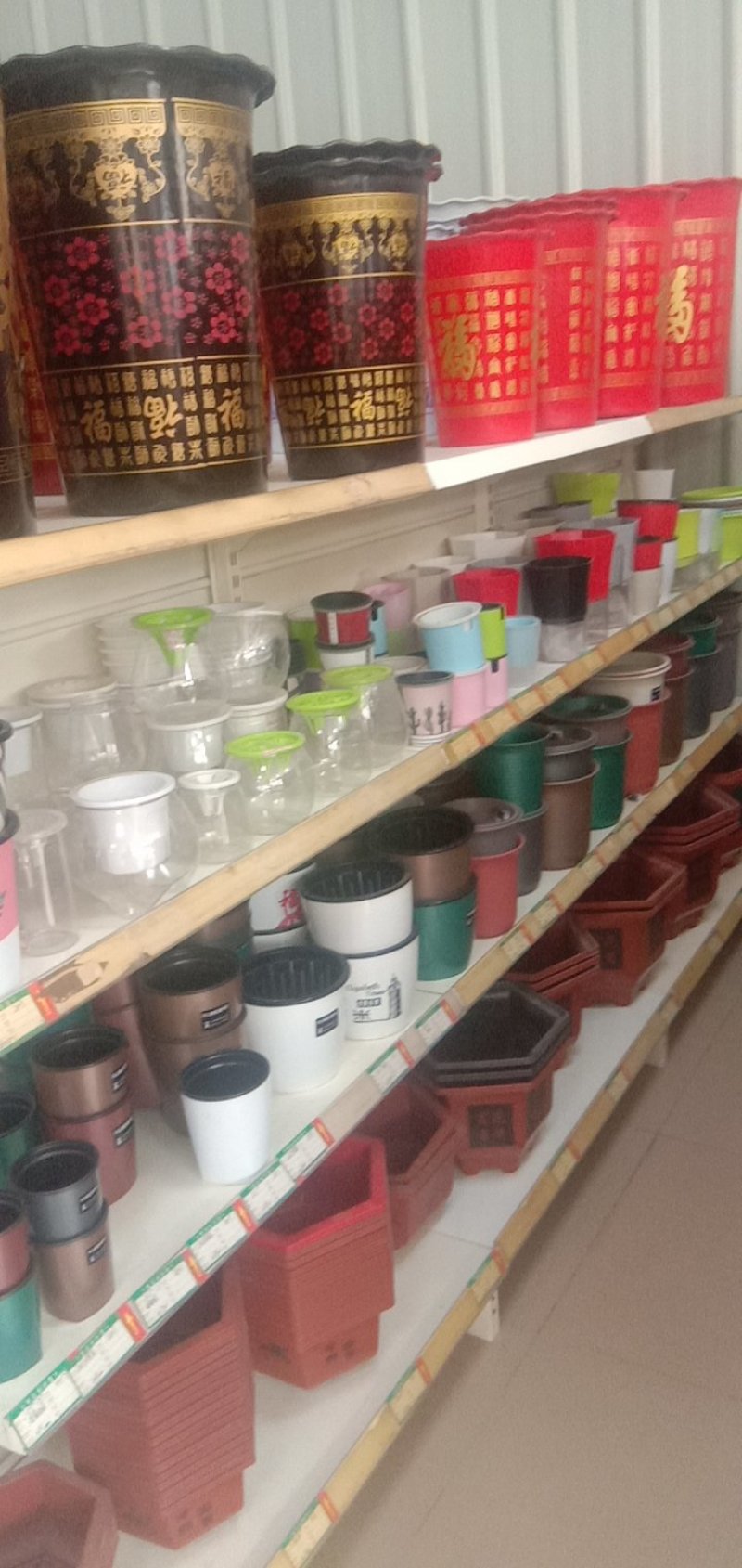 红美花盆厂家直销，各种型号规格营养杯双色盆，角盆，圆盆，