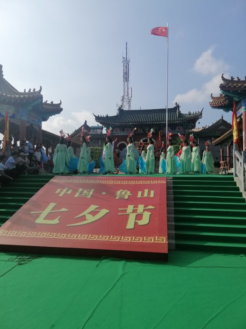 水晶巨峰葡萄，2—3斤果大量上市